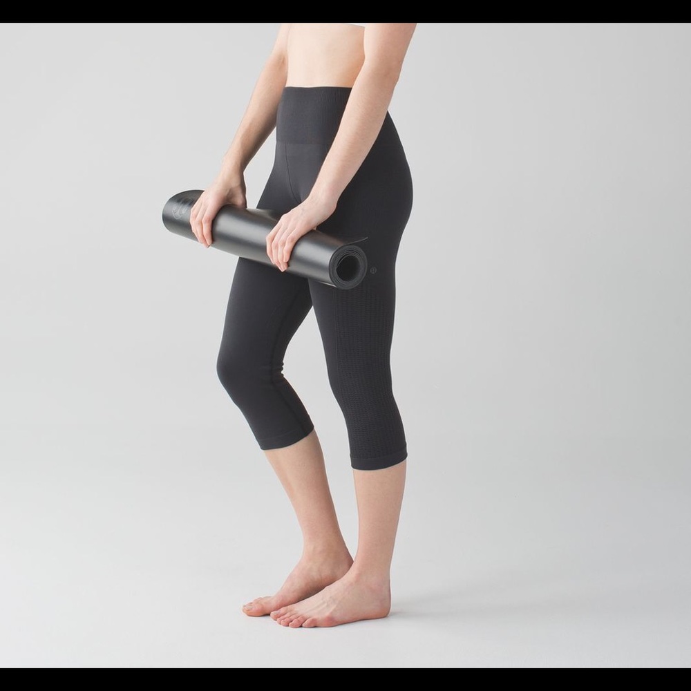 Lululemon flow and go crop size 4-6
